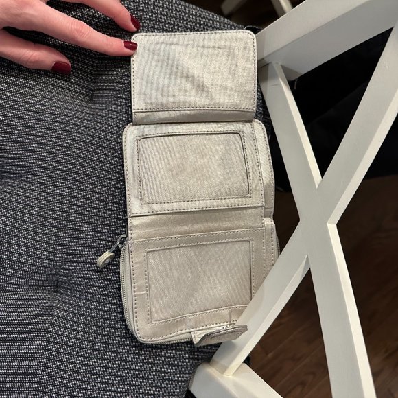 Kipling small wallet in gold - Picture 2 of 6